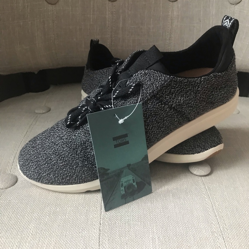 NWT Toms Cabrillo black terry cloth size 10